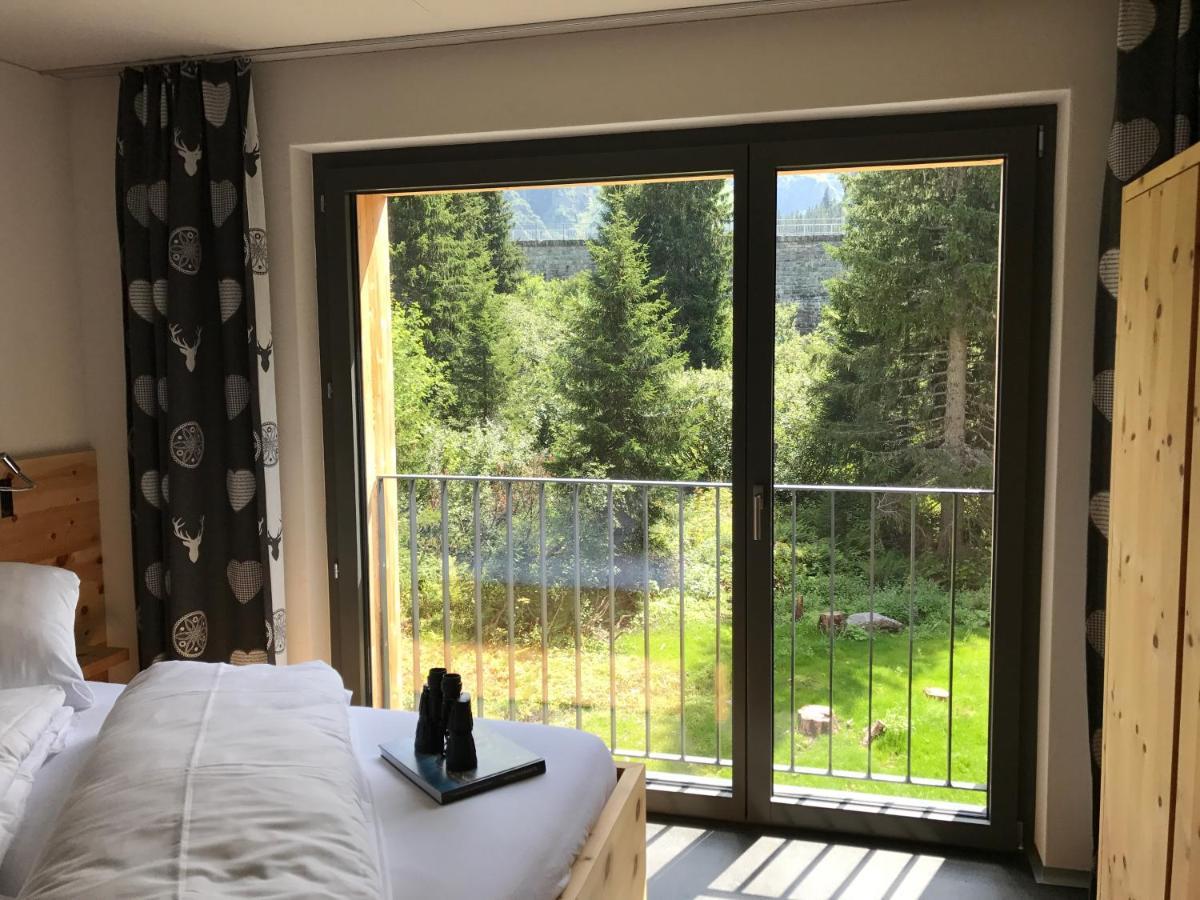 Berghotel Mettmen Schwanden  Exterior foto